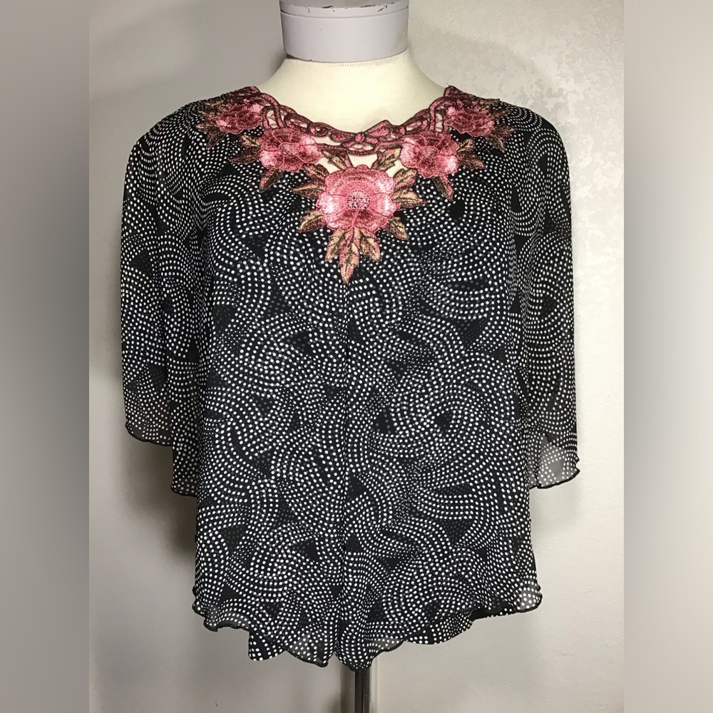 ADELE & MAY BLOUSE WOMEN Sz  M W/Poncho Cover Floral Embroidered Around The Nec - Picture 12 of 13